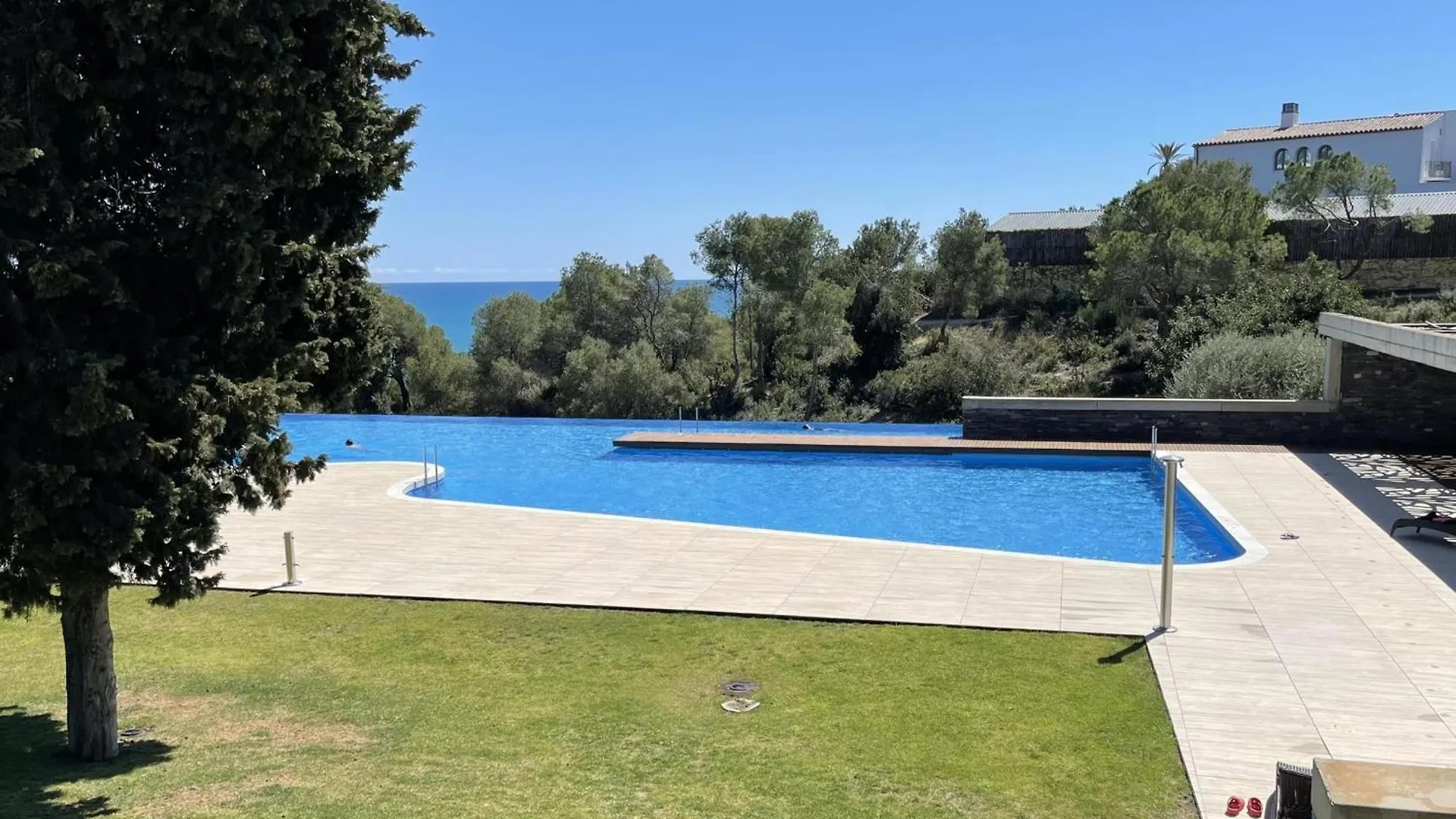 Casa Espaciosa Con Piscina, Aire Acondicionado Y Jardin Cerca De La Playa De Vilanova - Es-332-9 Sant Pere de Ribes